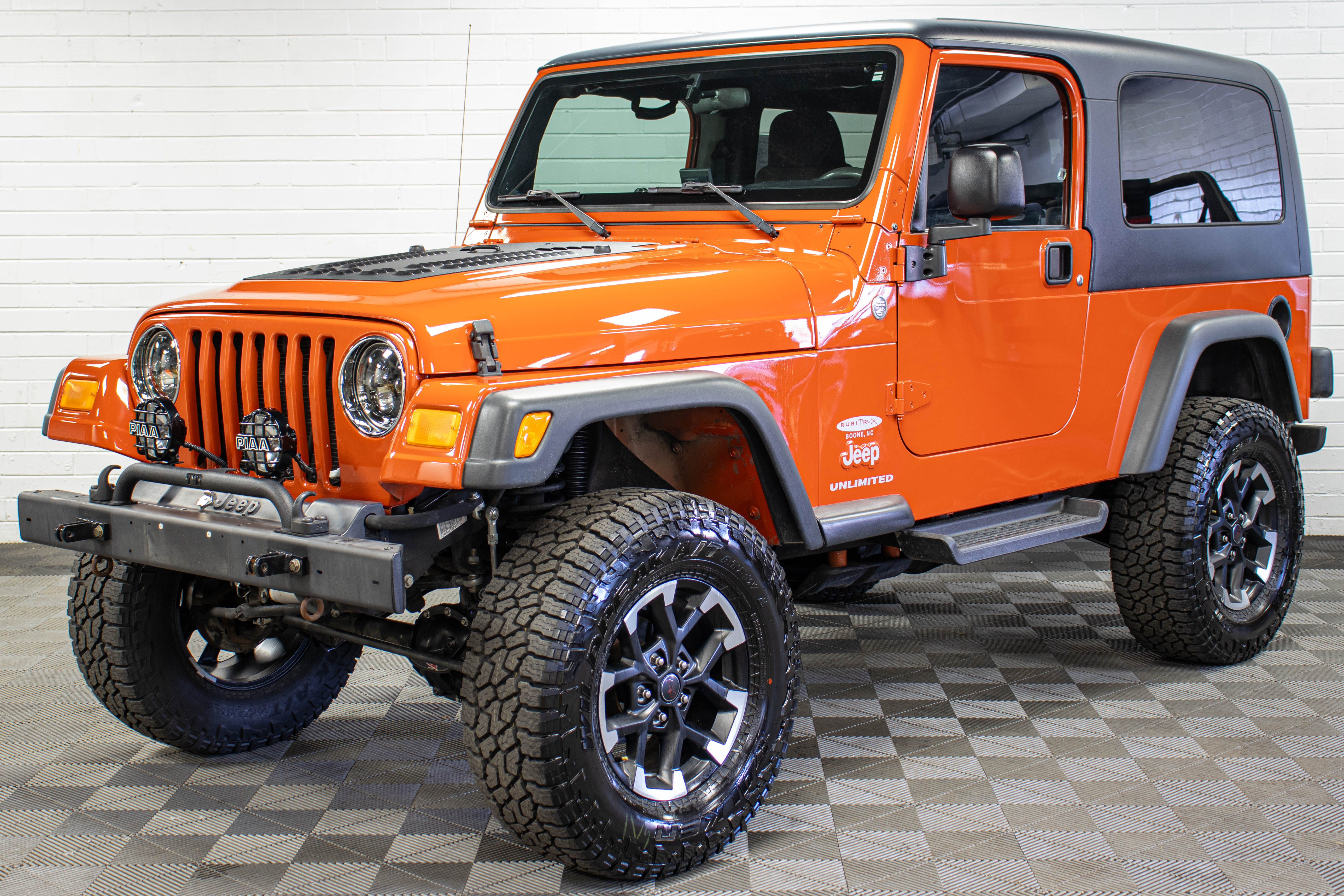 2005 Jeep Wrangler TJ Unlimited Hard Top Orange, 69k Miles