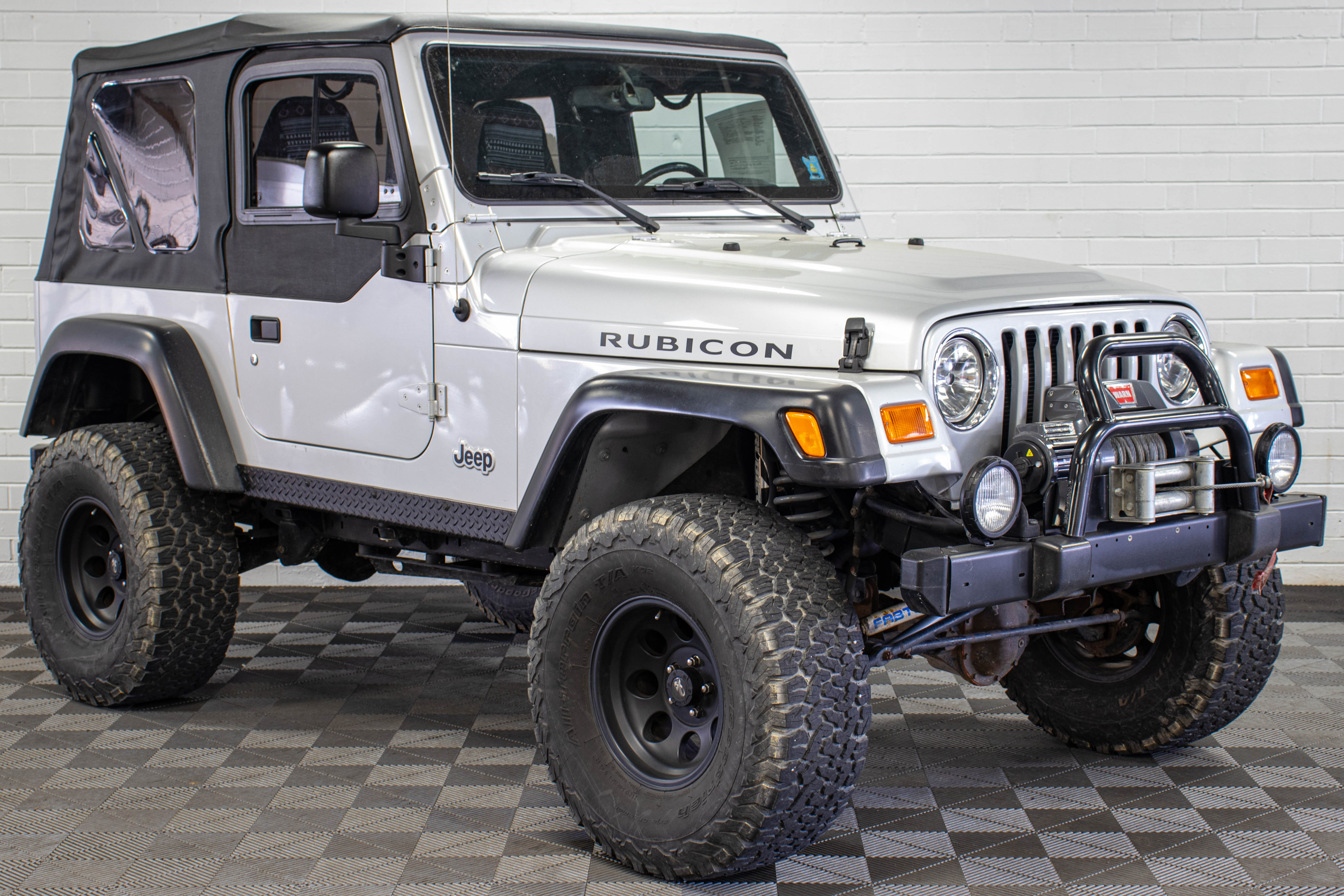 Incoming Pre-Owned 2003 Jeep Wrangler Tj Rubicon Soft Top Bright Silver, 107k Miles