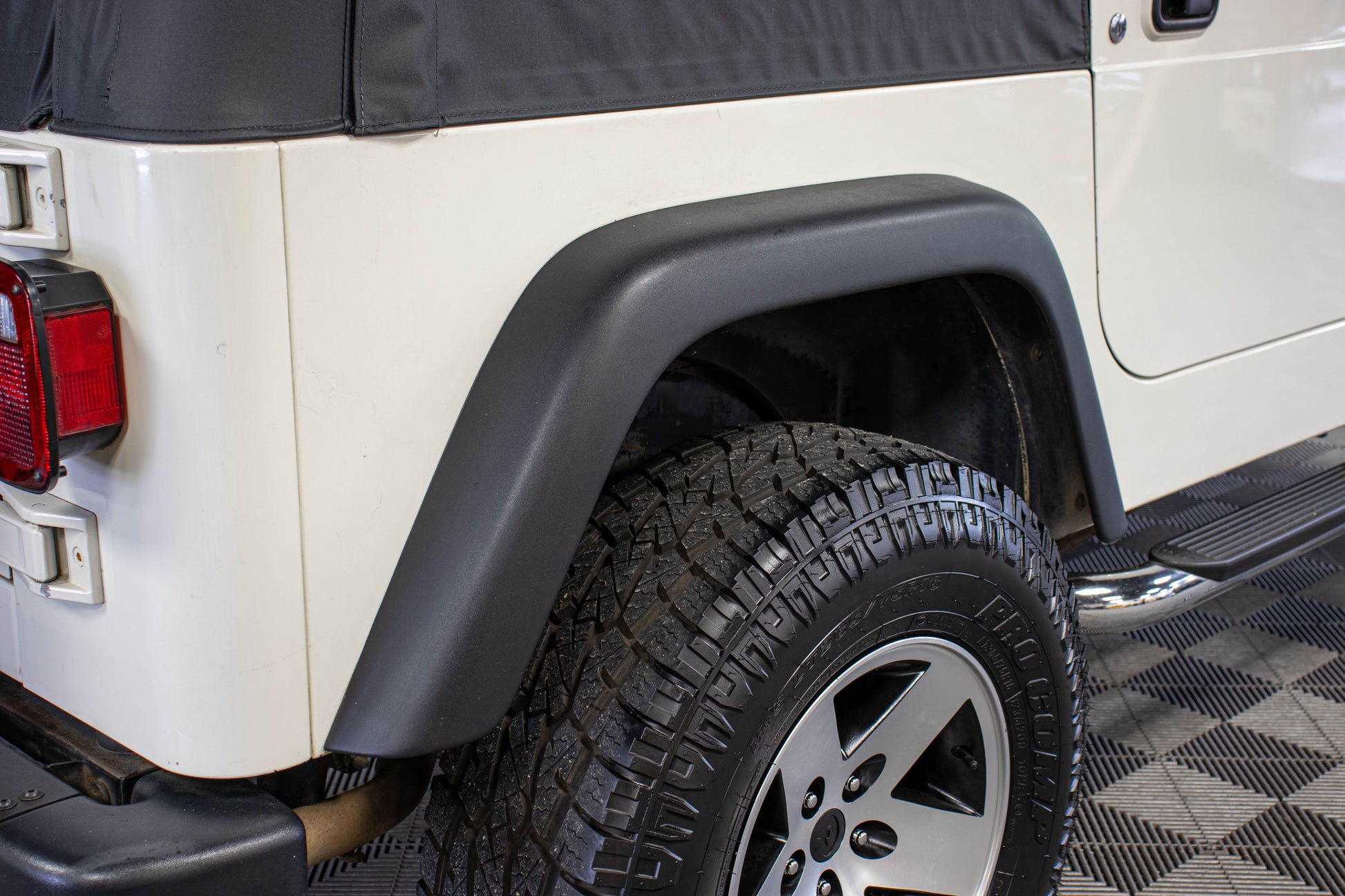 2004 Jeep Wrangler TJ X Soft Top Stone White - SOLD