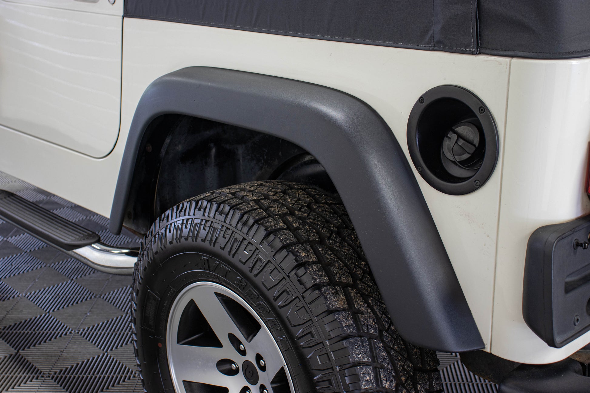 2004 Jeep Wrangler TJ X Soft Top Stone White - SOLD