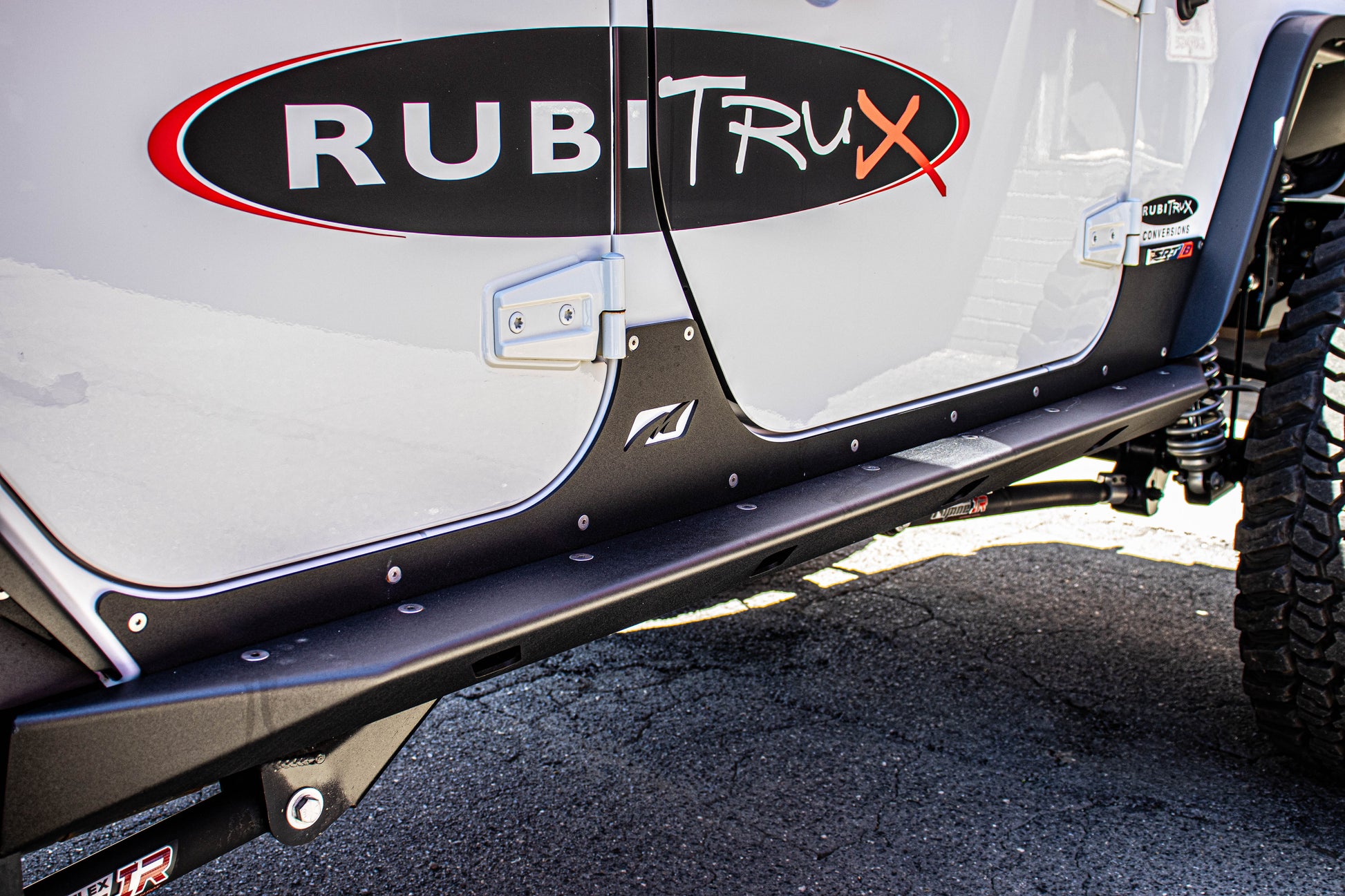 2015 Jeep Wrangler JKUR HEMI Bright White RubiTrux Show Jeep