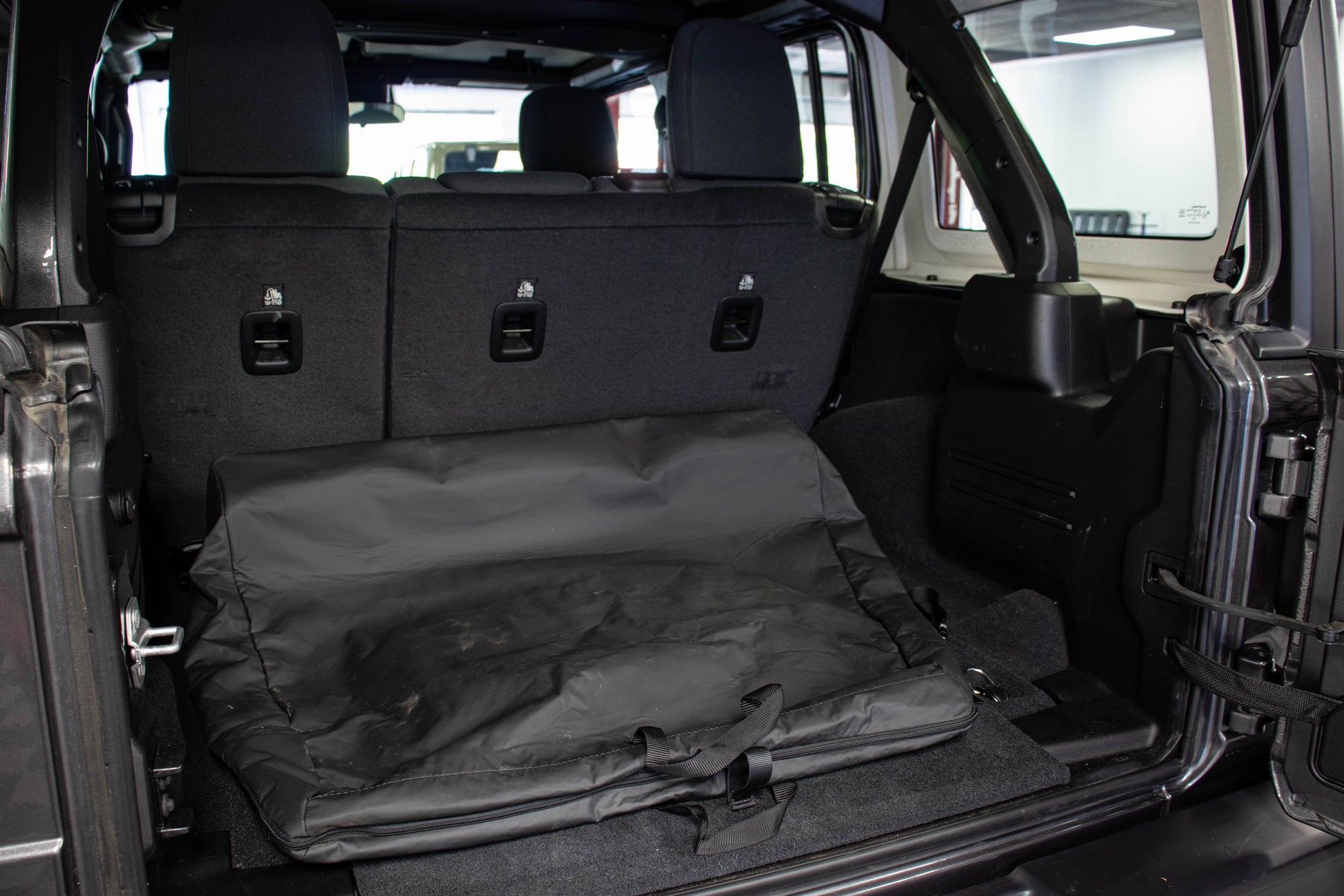 2026 Jeep Wrangler JLU Rubicon Hard Top Granite Crystal, 5k Miles