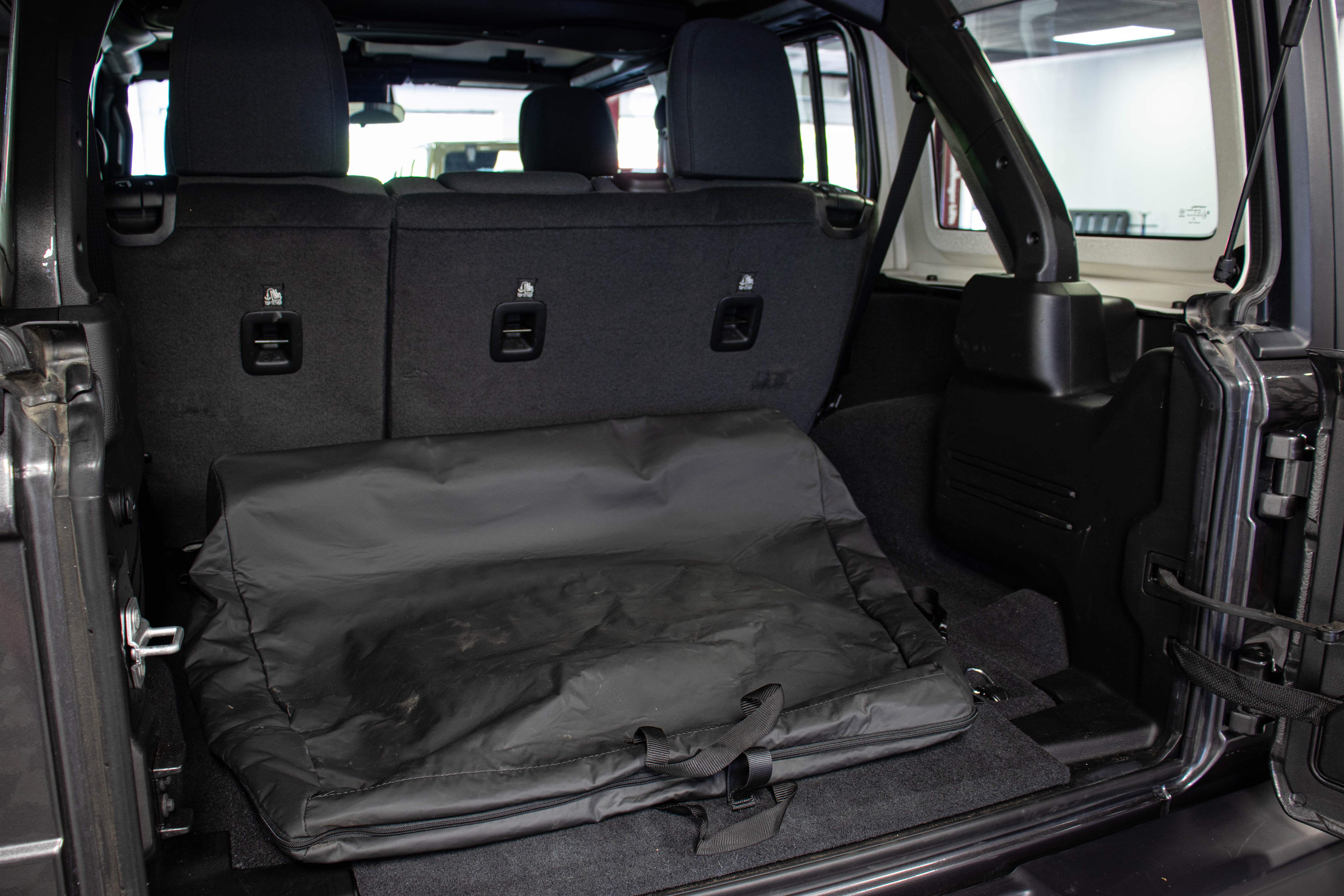 2026 Jeep Wrangler JLU Rubicon Hard Top Granite Crystal, 5k Miles