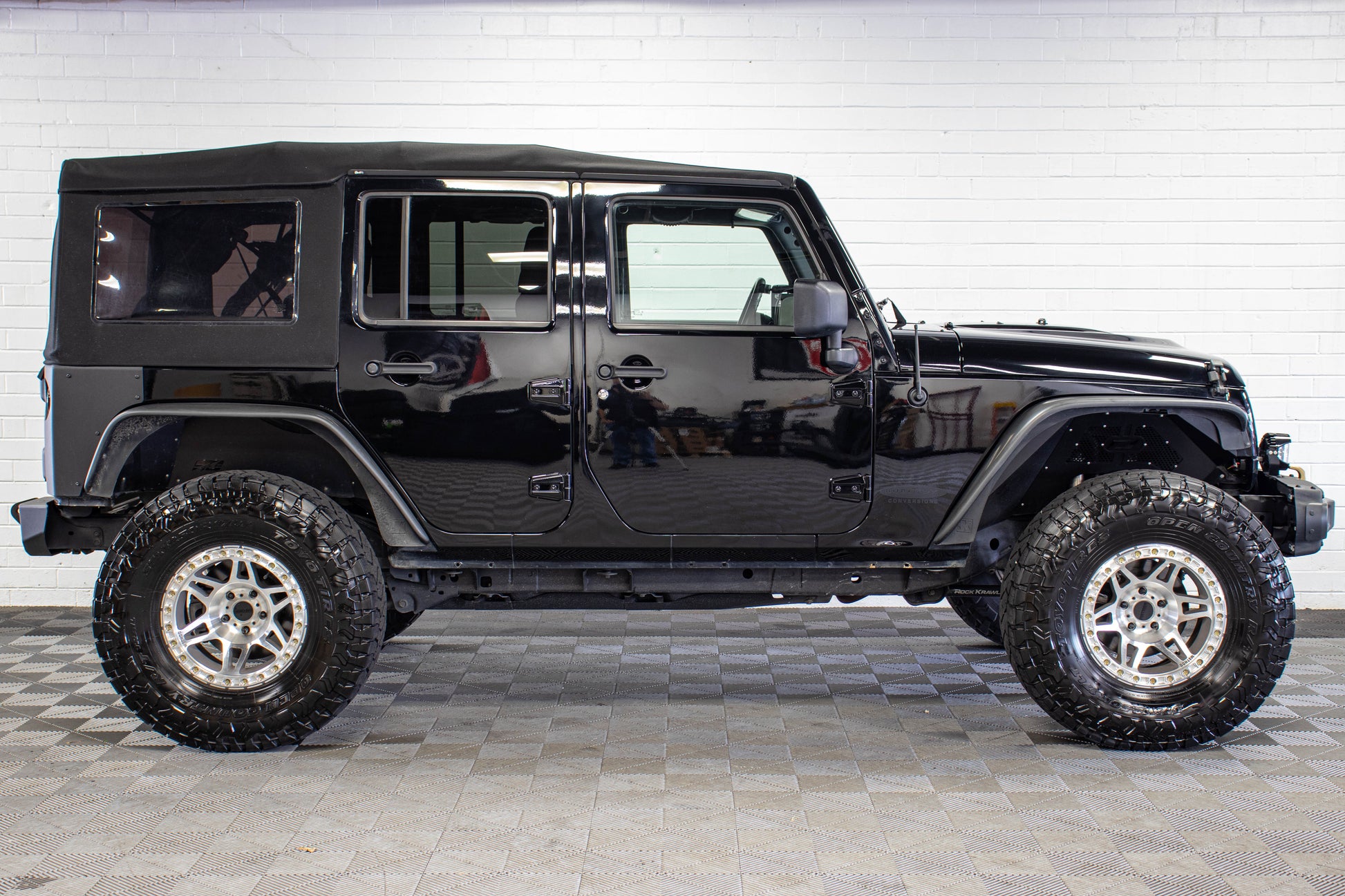 2007 Jeep Wrangler JKU 6.1L HEMI Soft Top Black