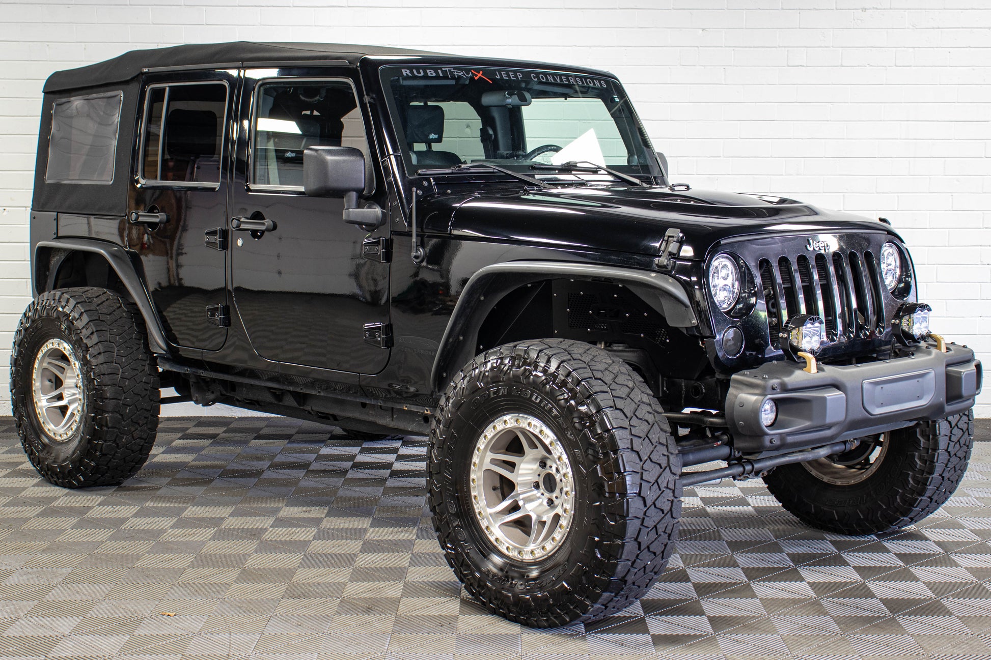 2007 Jeep Wrangler JKU 6.1L HEMI Soft Top Black
