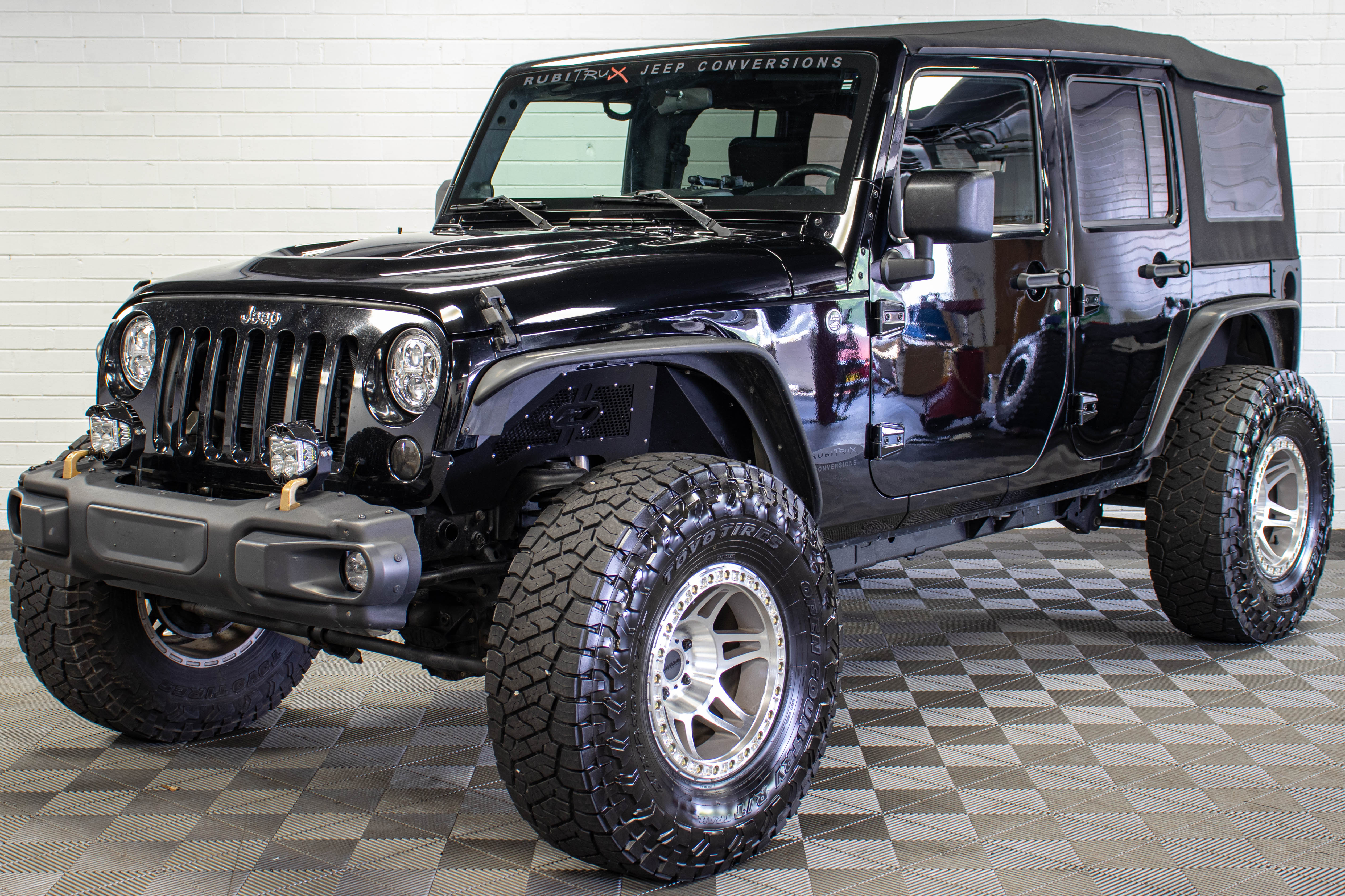 2007 Jeep Wrangler JKU 6.1L HEMI Soft Top Black