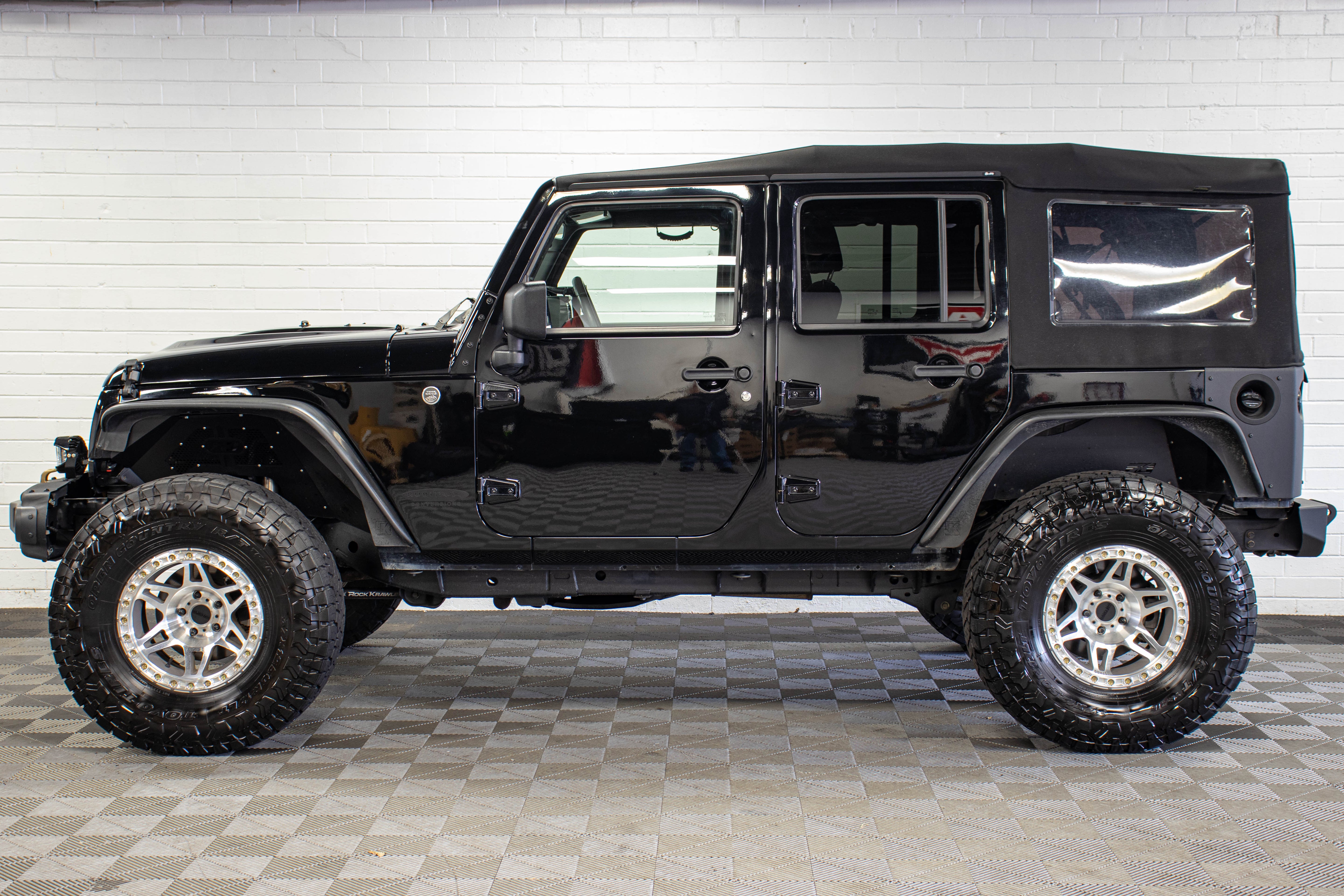 2007 Jeep Wrangler JKU 6.1L HEMI Soft Top Black