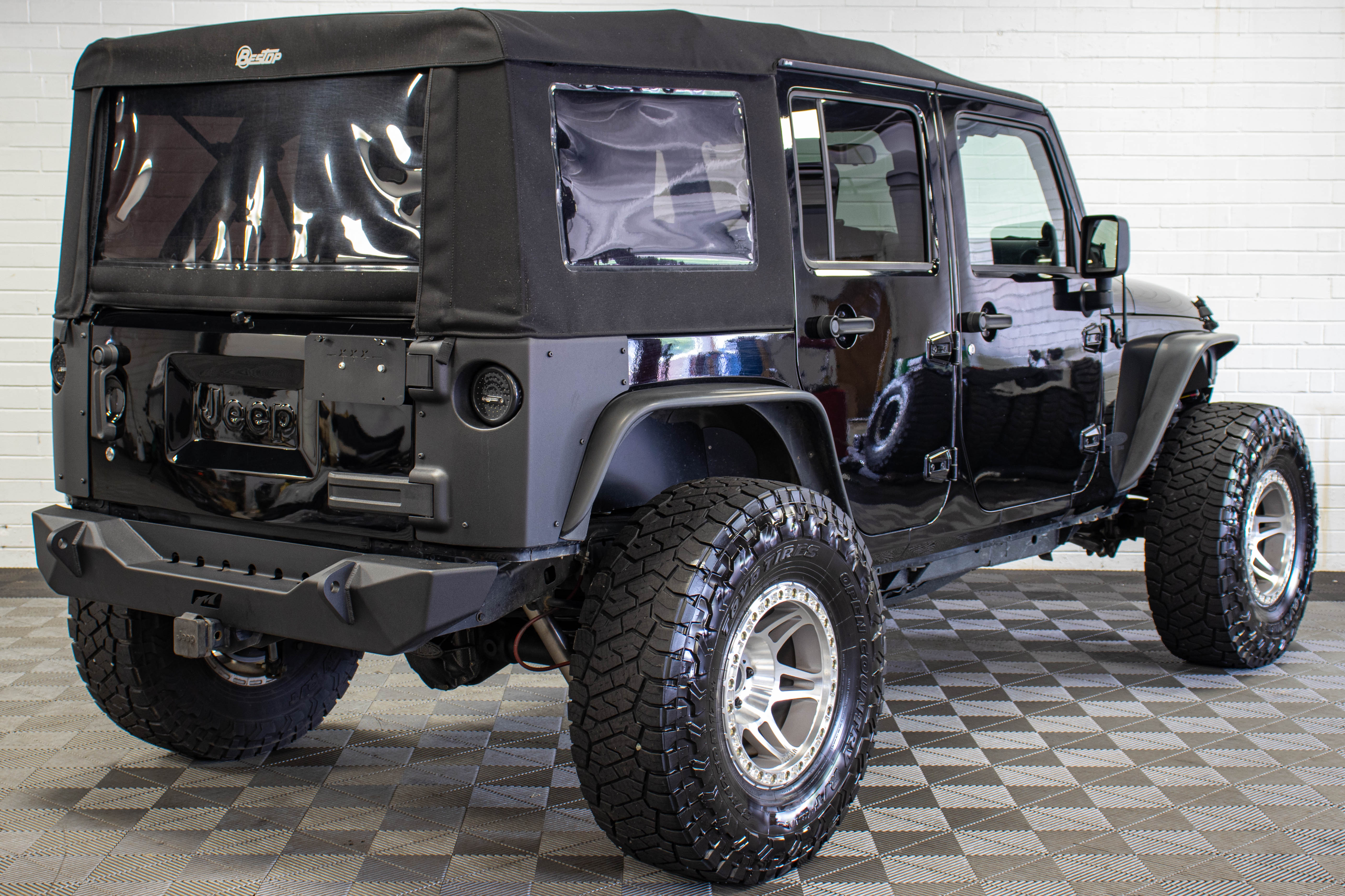 2007 Jeep Wrangler JKU 6.1L HEMI Soft Top Black