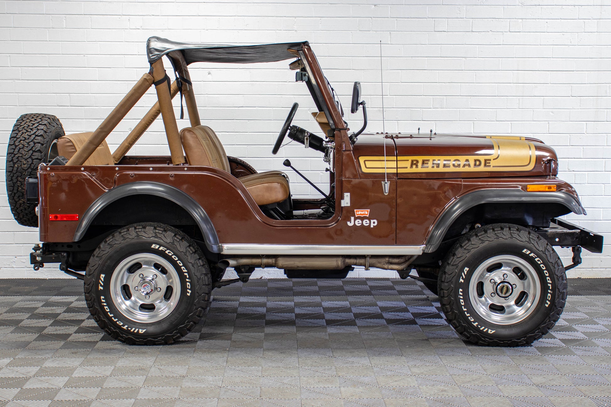 1976 Jeep CJ-5 304 Levi Edition Bikini Top Dark Cocoa, 46k Miles