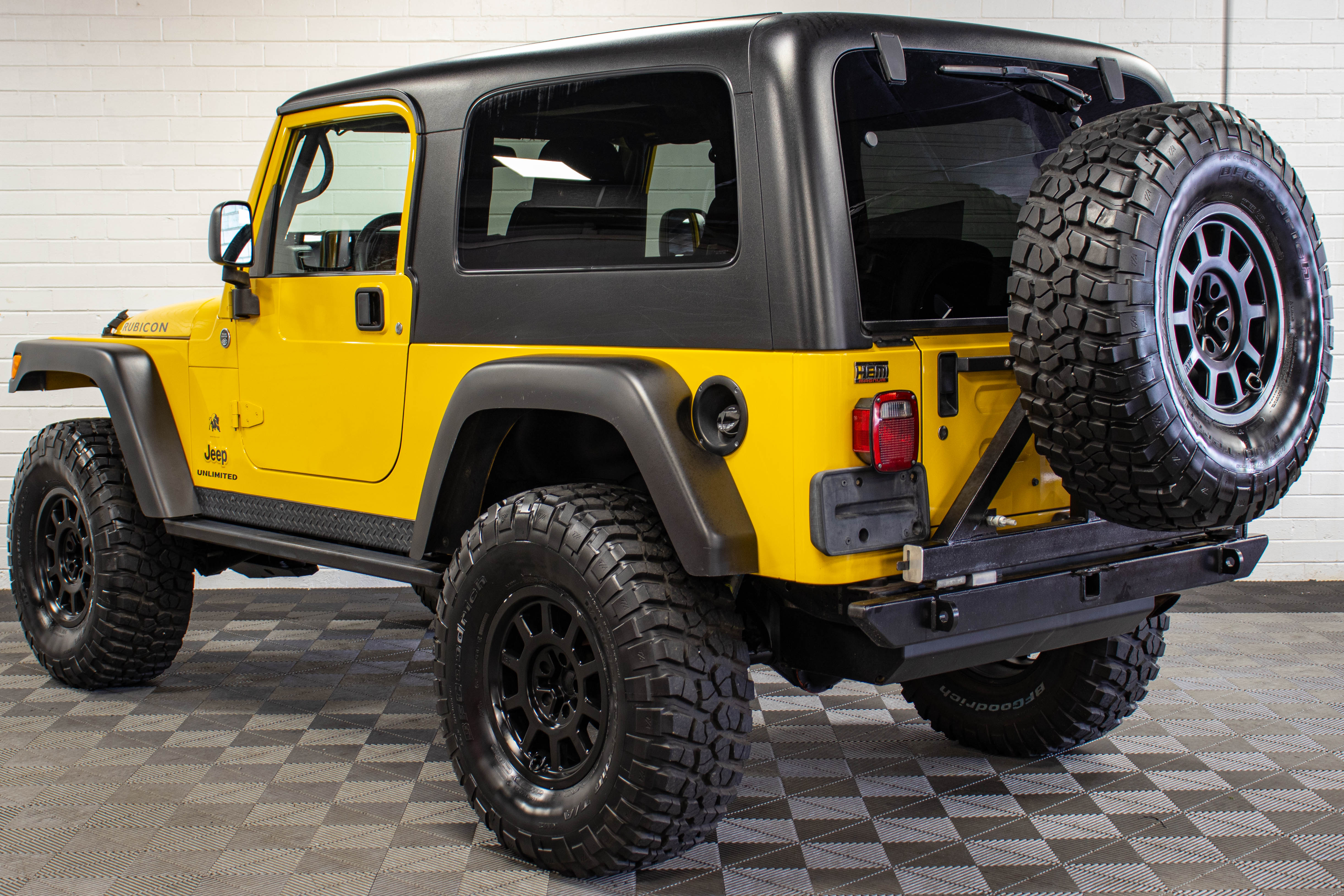 2006 Jeep Wrangler TJ Unlimited Rubicon HEMI Solar Yellow