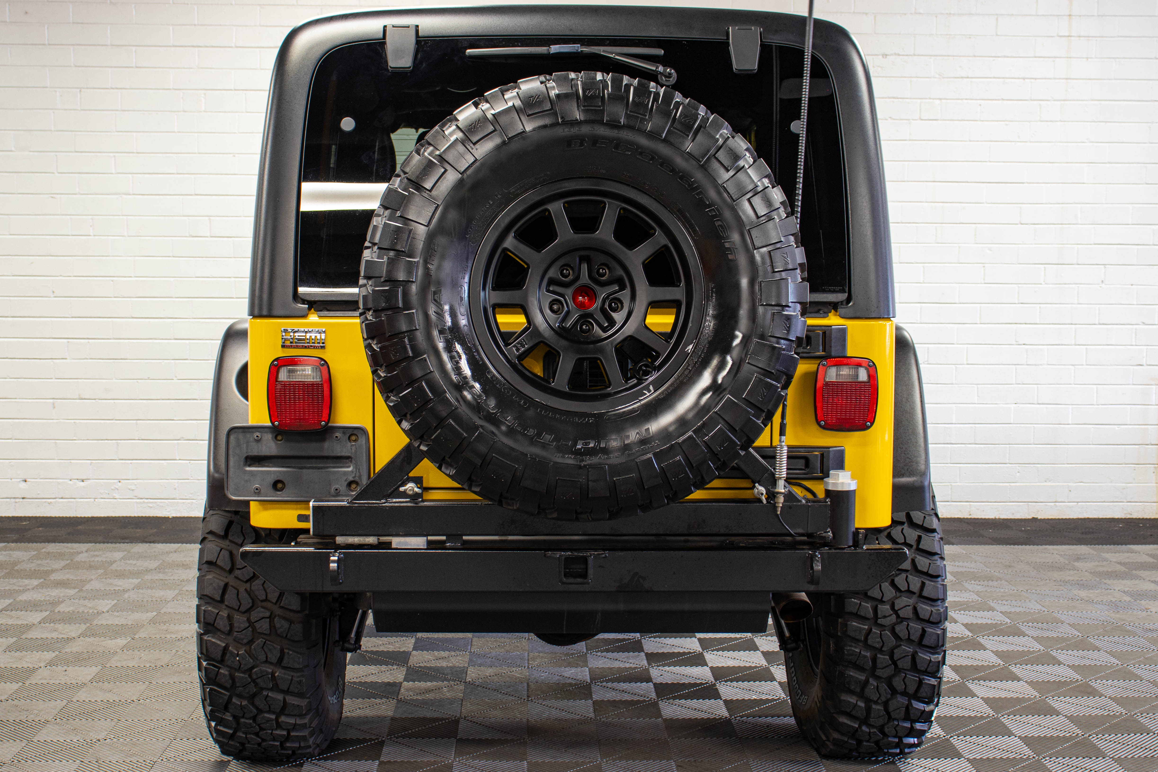 2006 Jeep Wrangler TJ Unlimited Rubicon HEMI Solar Yellow