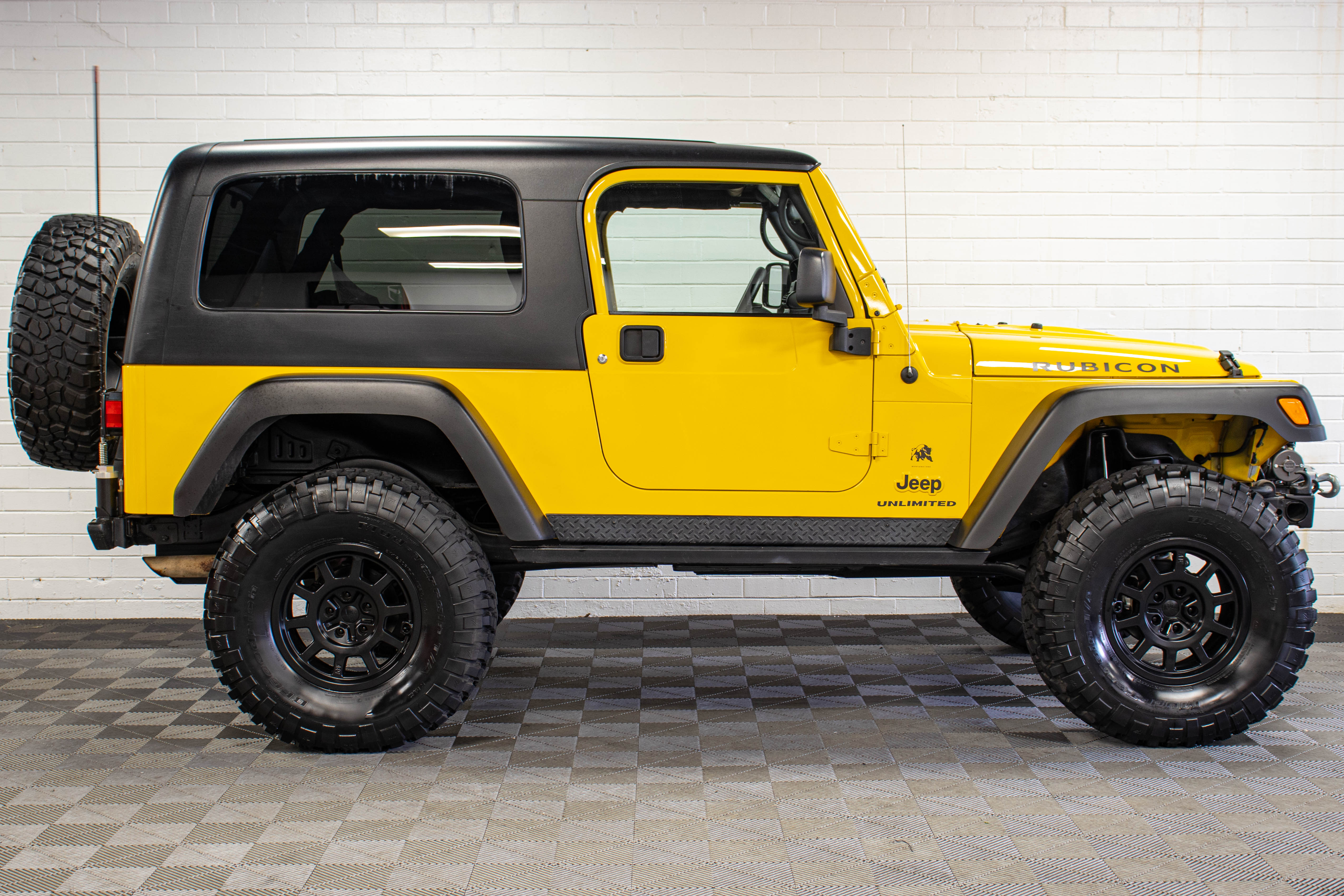 2006 Jeep Wrangler TJ Unlimited Rubicon HEMI Solar Yellow