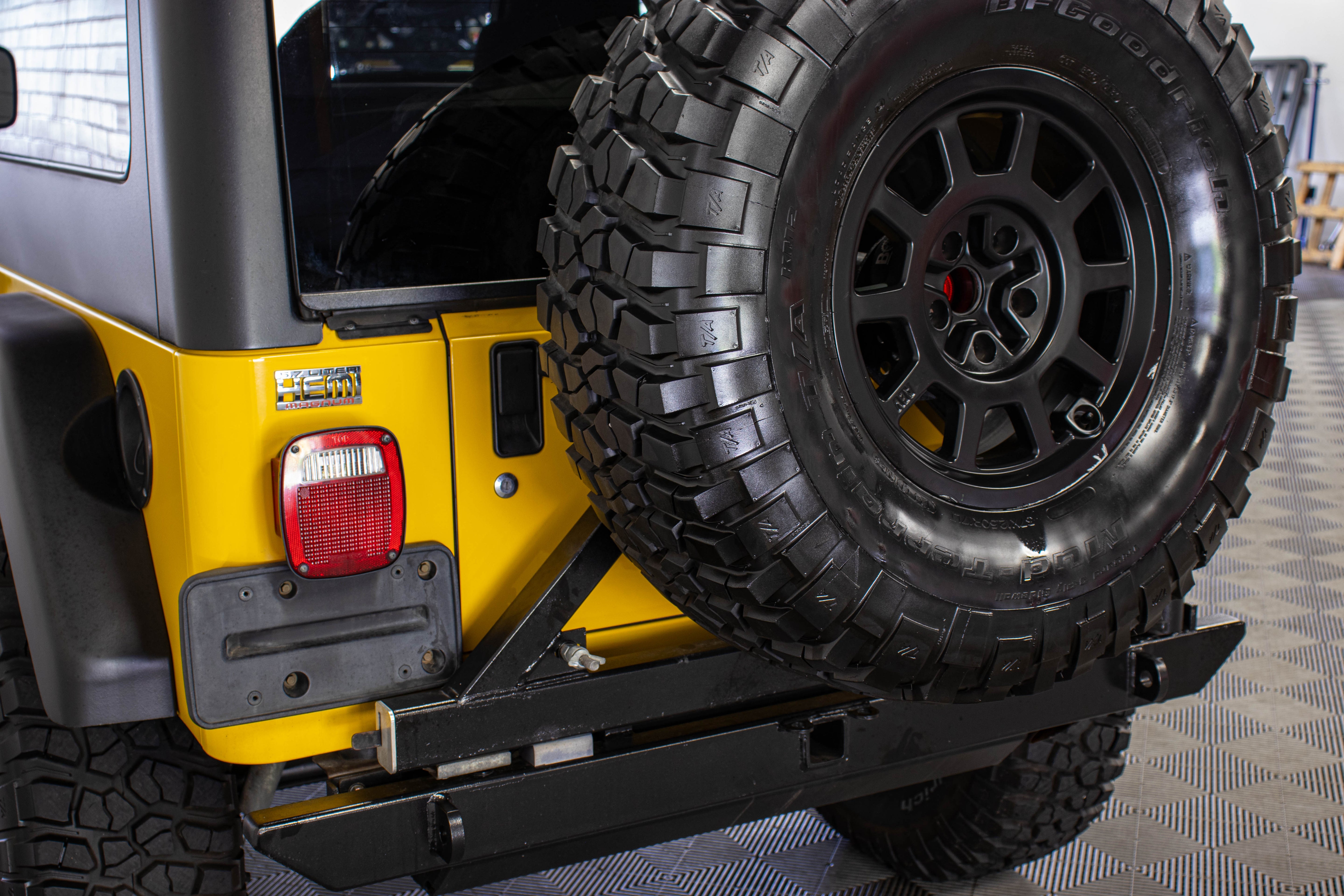 2006 Jeep Wrangler TJ Unlimited Rubicon HEMI Solar Yellow
