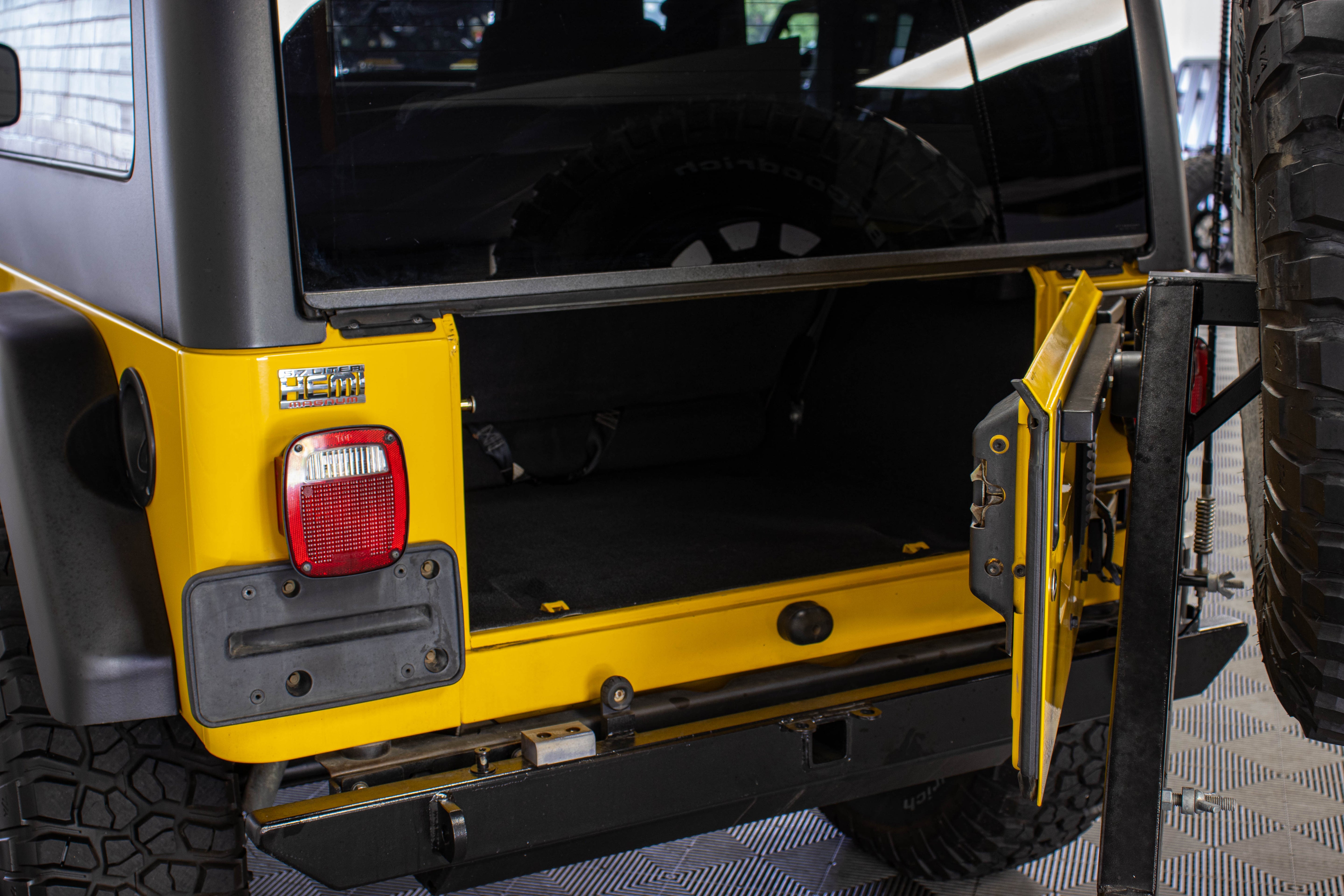 2006 Jeep Wrangler TJ Unlimited Rubicon HEMI Solar Yellow