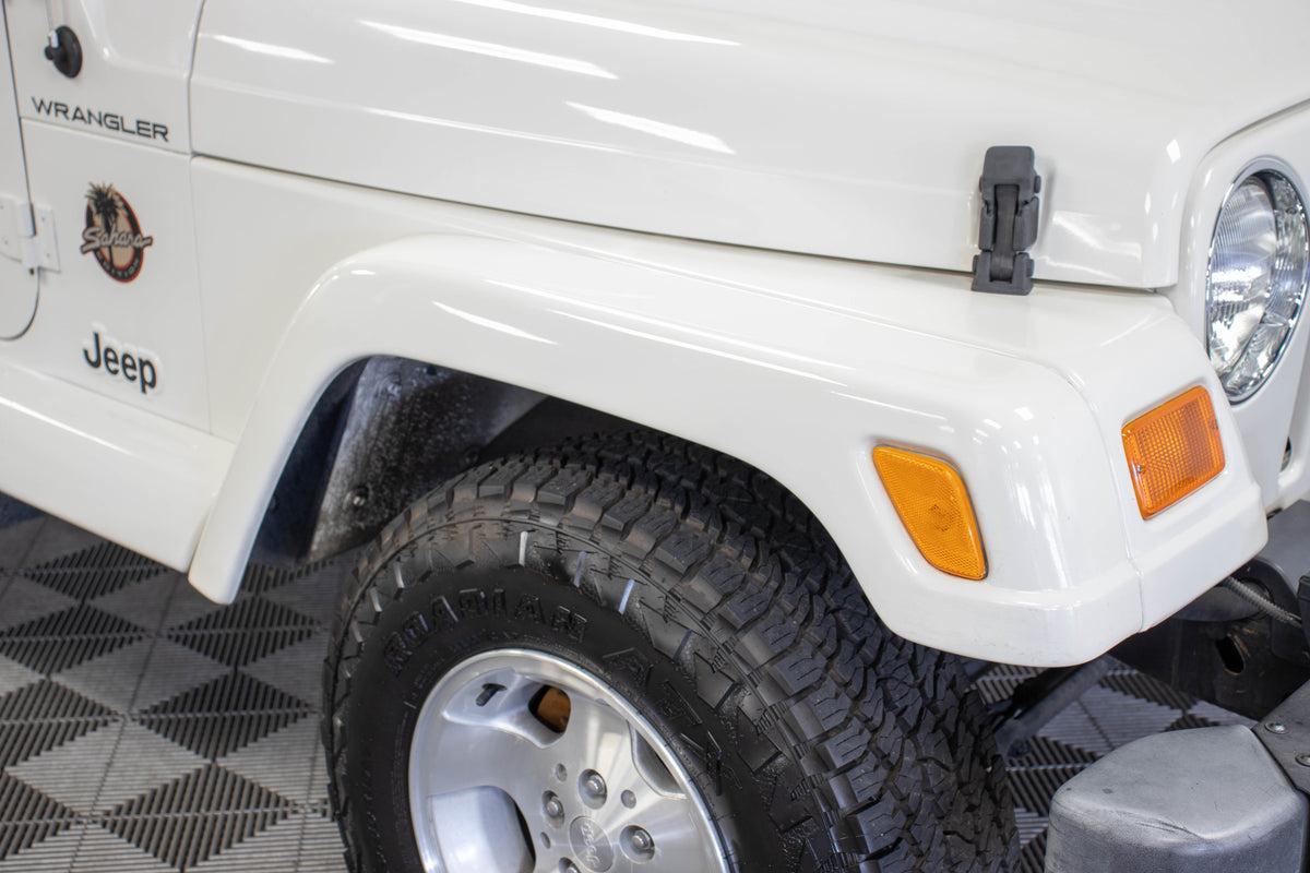 2002 Jeep Wrangler TJ Sahara Soft Top Stone White