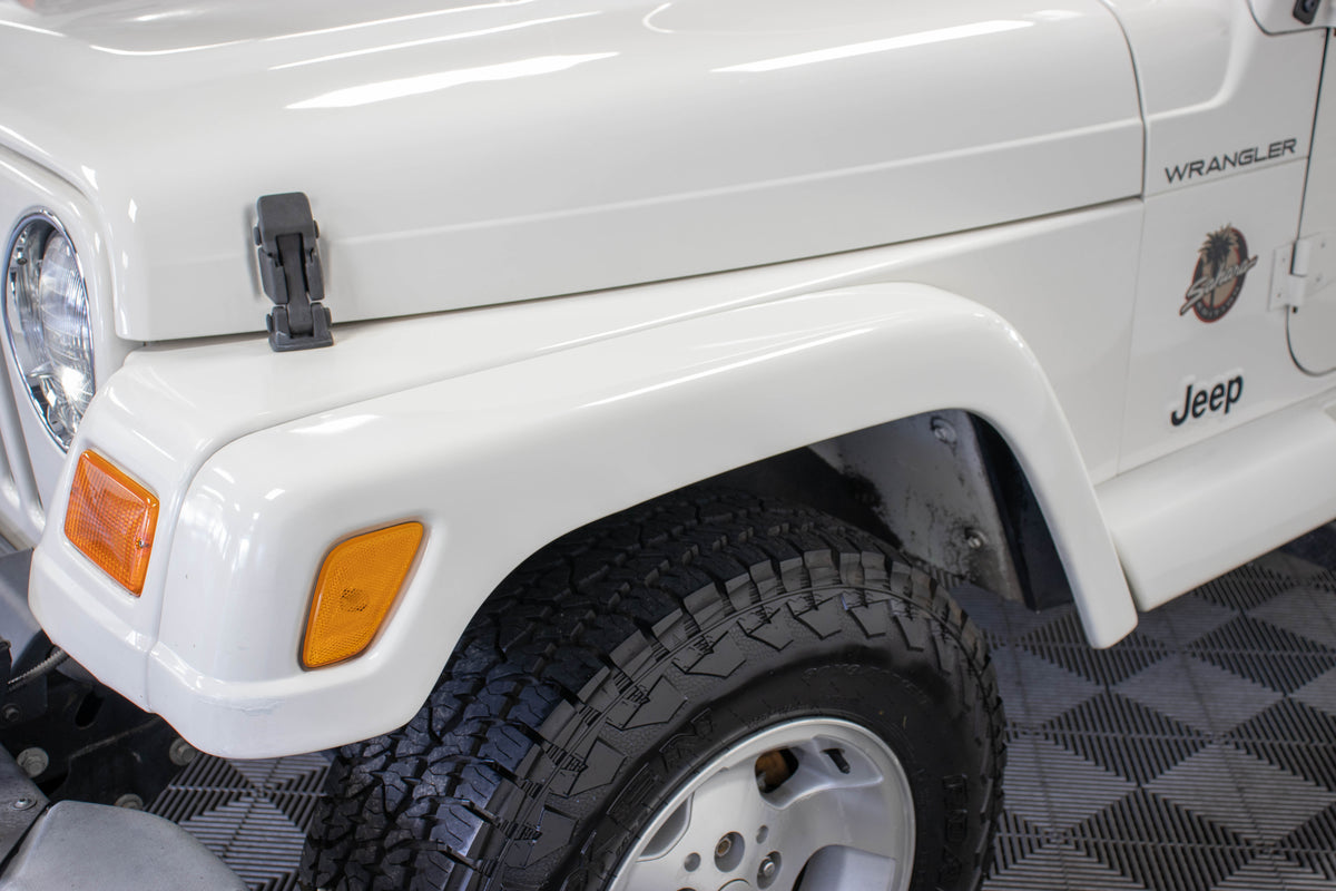 2002 Jeep Wrangler TJ Sahara Soft Top Stone White