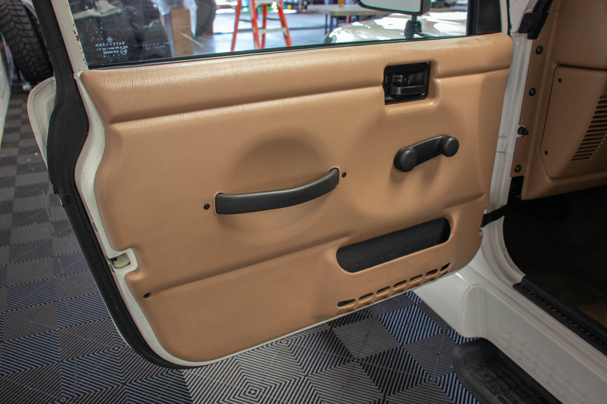 2002 Jeep Wrangler TJ Sahara Soft Top Stone White