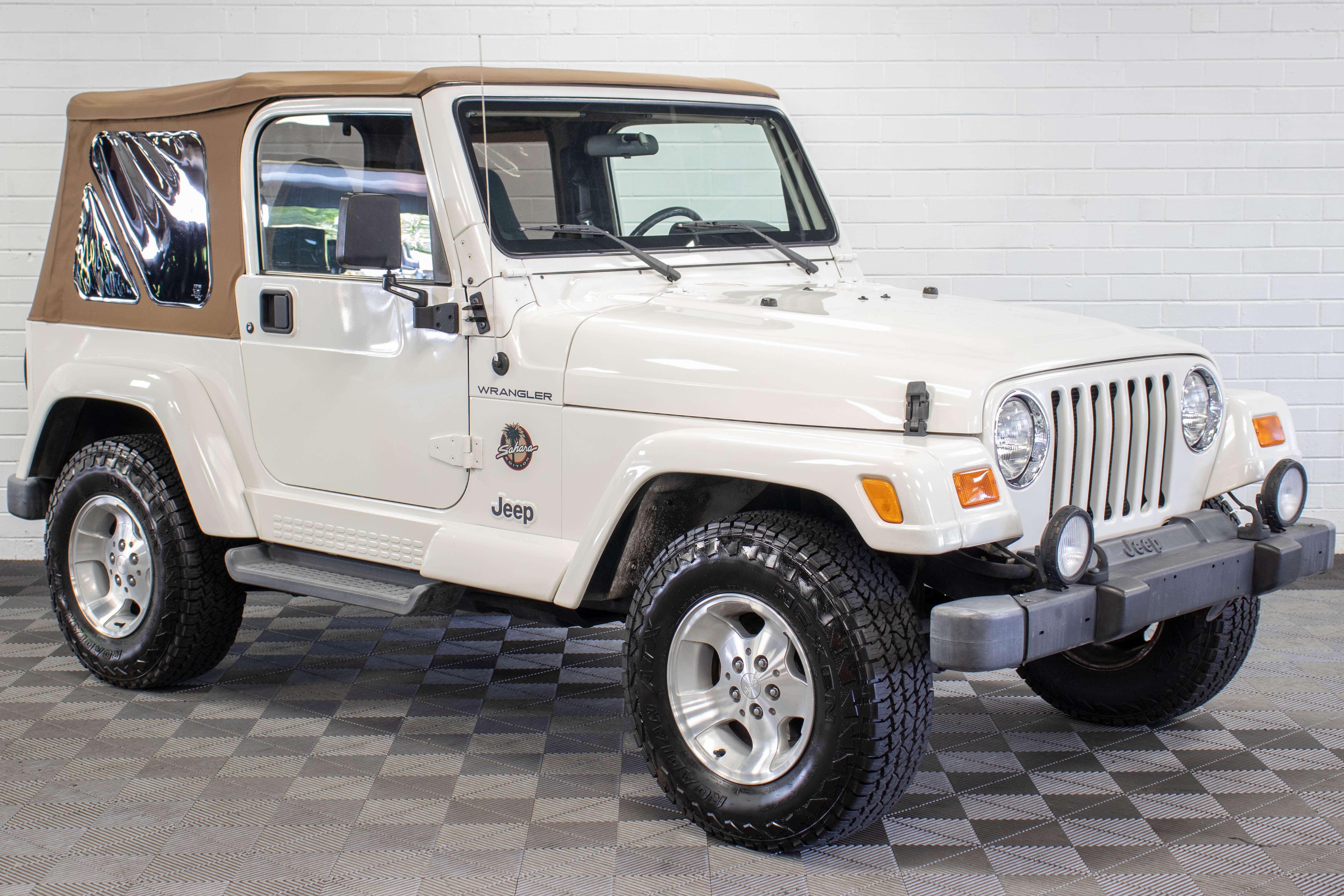 2002 Jeep Wrangler TJ Sahara Soft Top Stone White