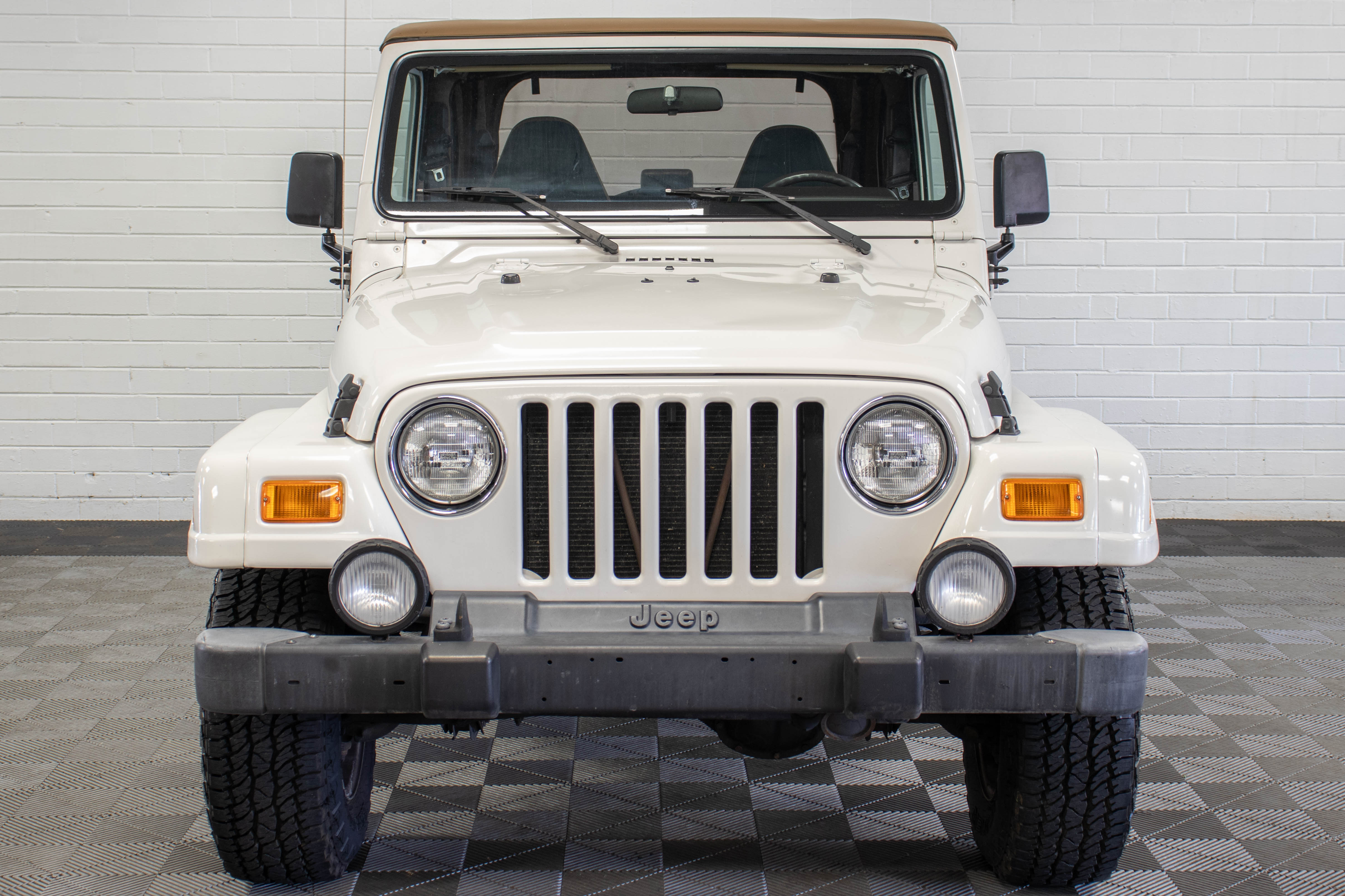 2002 Jeep Wrangler TJ Sahara Soft Top Stone White