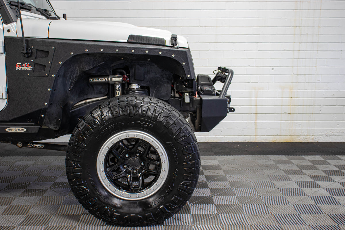 2014 Jeep Wrangler JKU HEMI 8 Speed Soft Top Bright White