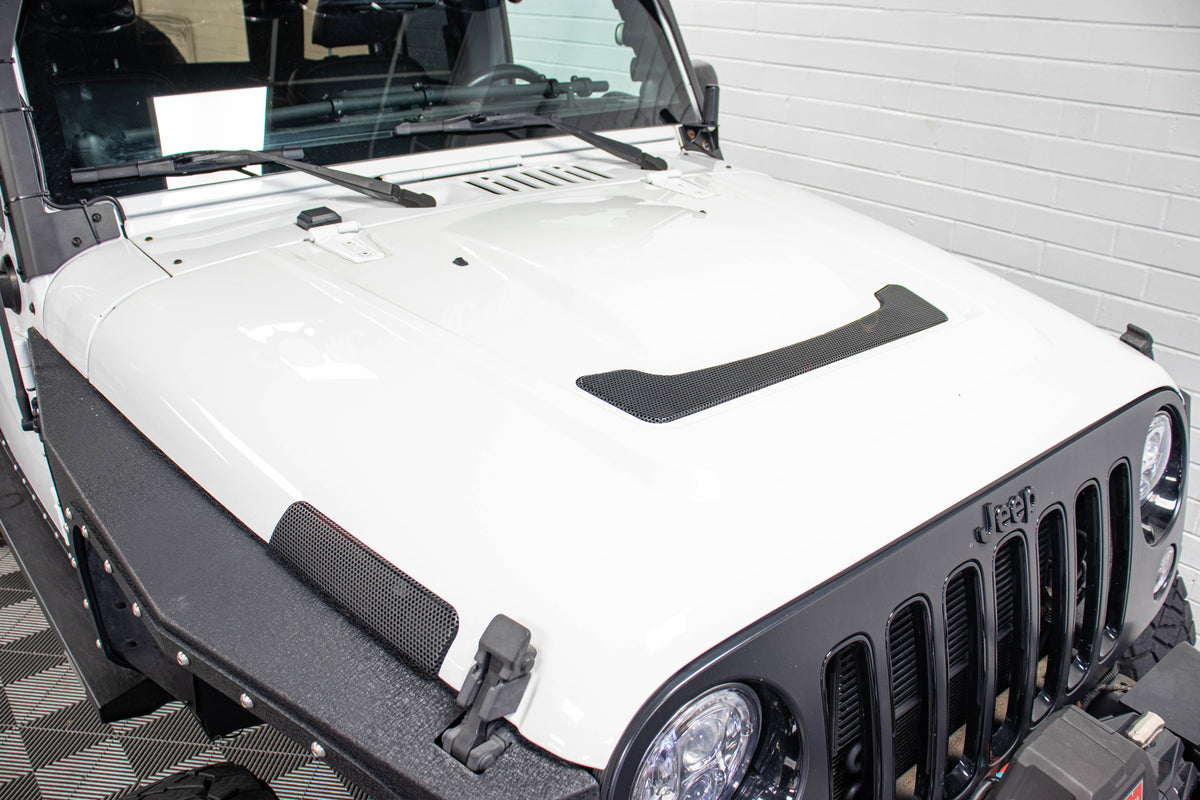2014 Jeep Wrangler JKU HEMI 8 Speed Soft Top Bright White