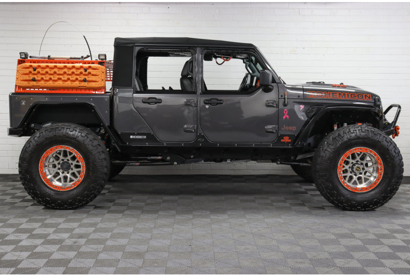 Custom Built Gladiator JT Mohemicon