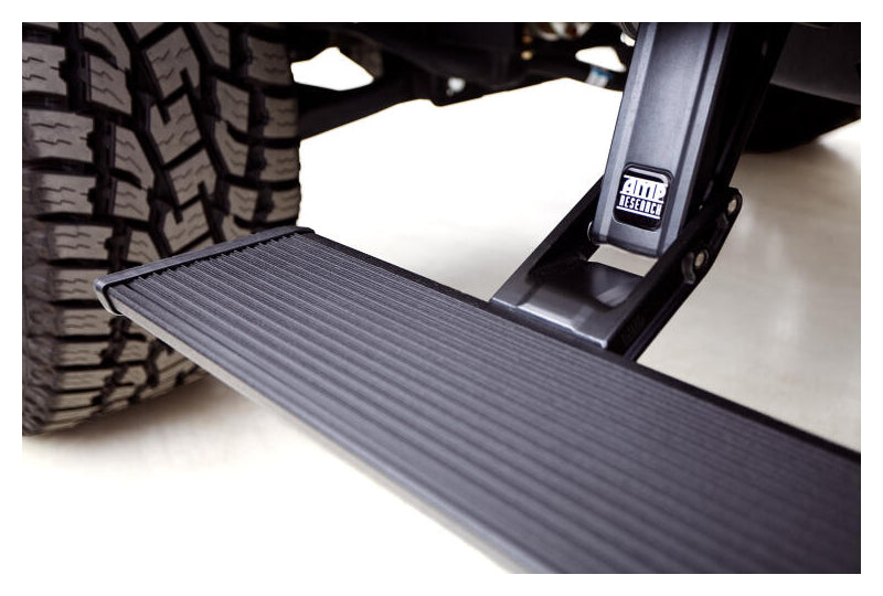 AMP PowerStep Xtreme Running Board - 20; Gladiator JT Diesel close up