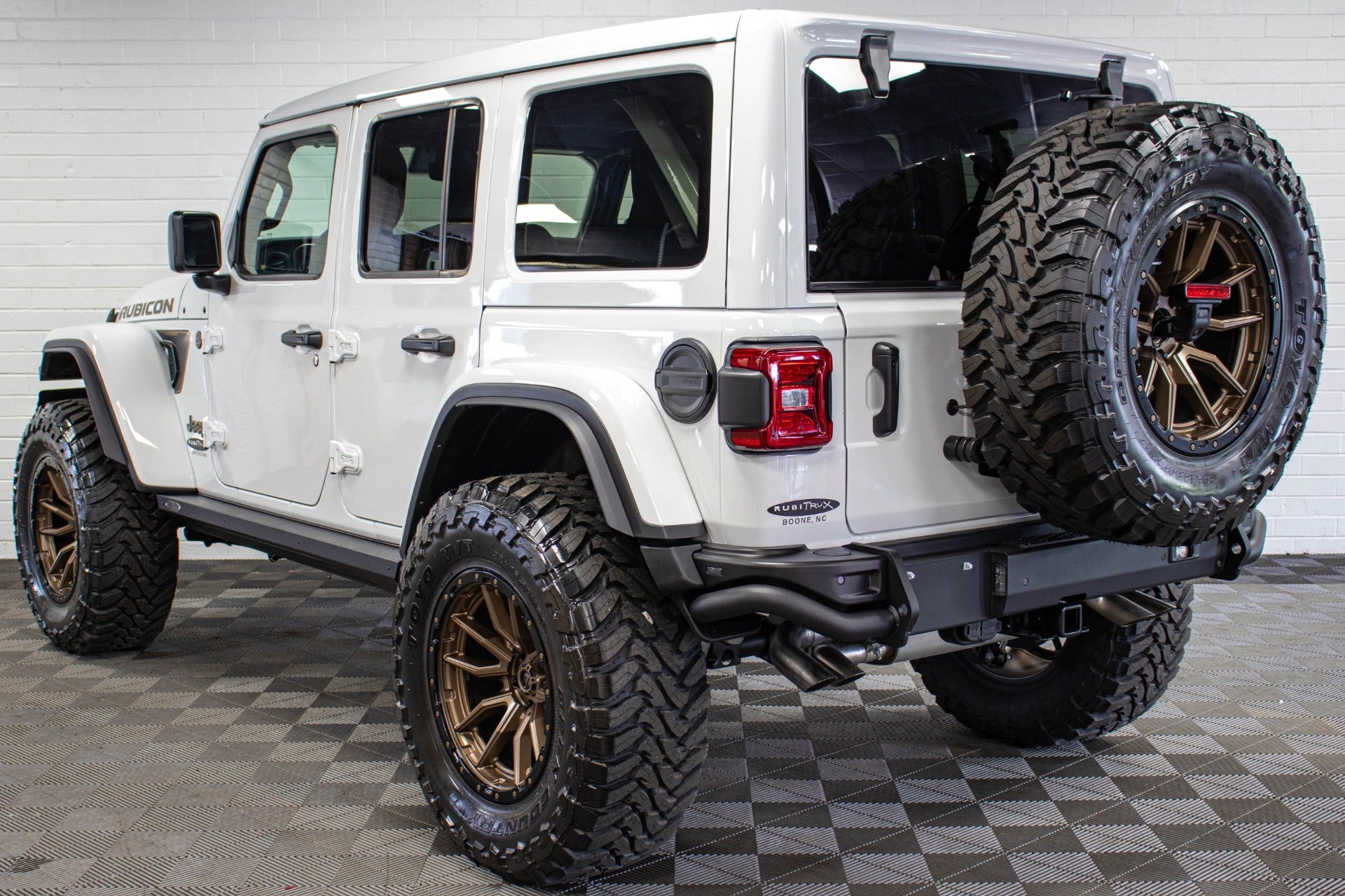 Pre-Owned 2024 Jeep Wrangler JL Unlimited Rubicon Final Edition 392 Power Top Bright White - SOLD
