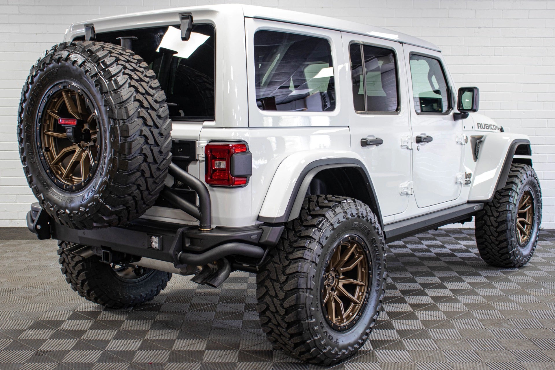 Pre-Owned 2024 Jeep Wrangler JL Unlimited Rubicon Final Edition 392 Power Top Bright White - SOLD