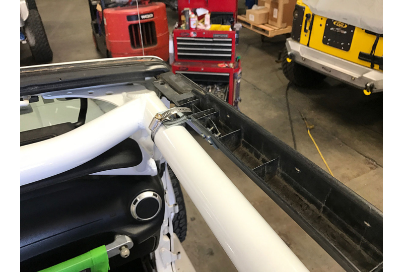 GenRight Soft Top Adapter for GenRight Roll Cage (4 Dr.); Wrangler JKU